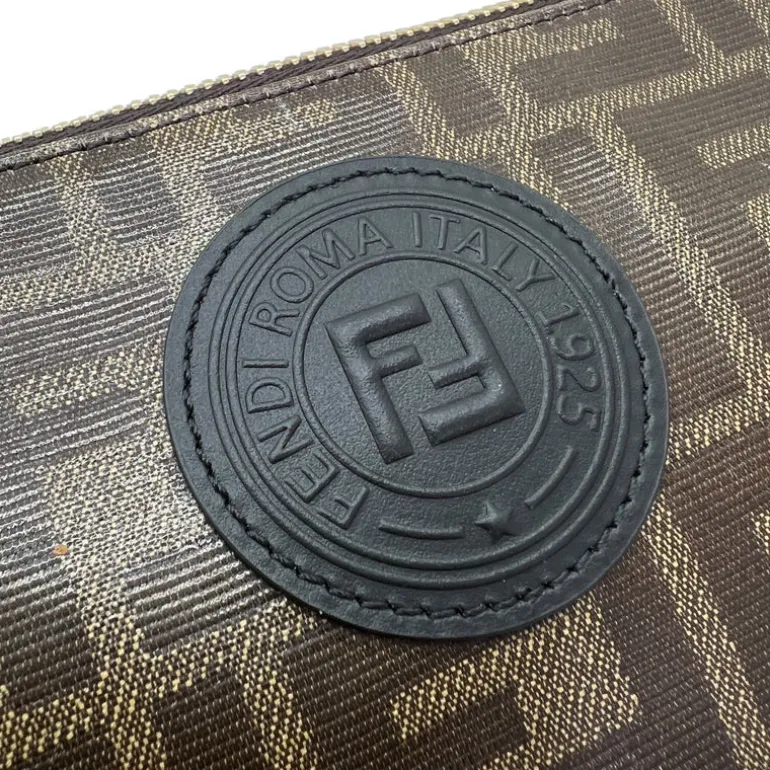 FENDI POCHETTE ZUCCA GRANDE
