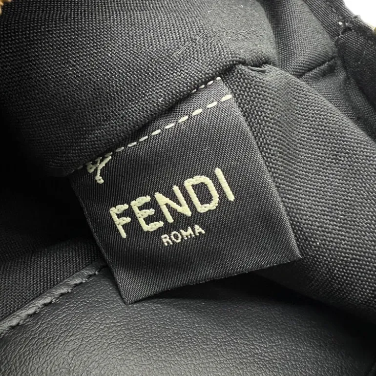 FENDI POCHETTE ZUCCA GRANDE