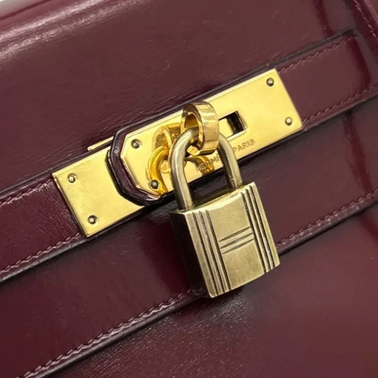 HERMÈS KELLY 32 VINTAGE BOX CALF ROUGE
