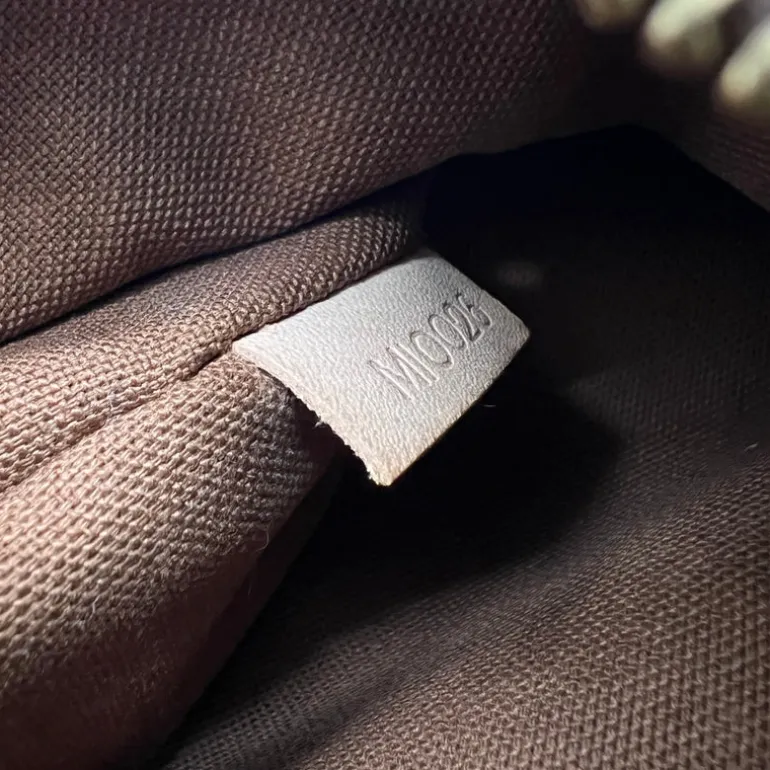 LOUIS VUITTON BOSPHORE TRACOLLA