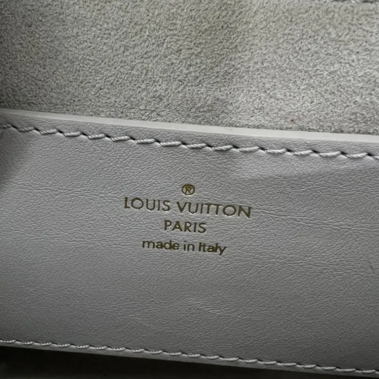 LOUIS VUITTON MULTI POCHETTE NEW WAVE