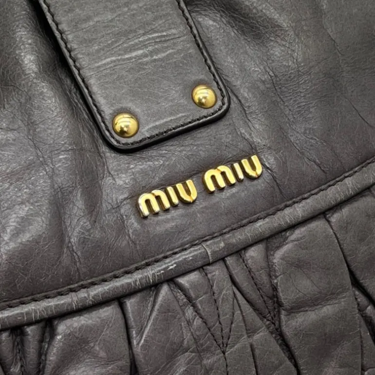 MIU MIU BORSA IN NAPPA GOFFRATA CON TRACOLLA